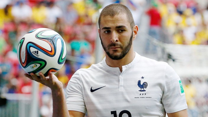 France's Benzema holds the ball during their 2014 World Cup round of 16 game against Nigeria at the Brasilia national stadium in Brasilia
