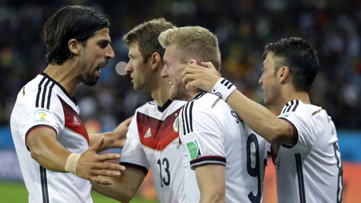 Taktik bei der Fußball-WM: Wild und kontrolliert: die deutsche Nationalspieler