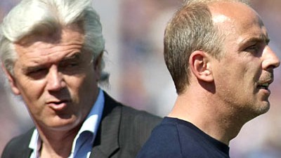 2. Liga: Der Koblenzer Trainer Uwe Rapolder (links) und sein Assistent Mario Basler müssen um den Erhalt in der 2. Liga bangen.