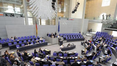 Interview zum Rückzieher bei Diäten-Erhöhung: Abgeordnete im Deutschen Bundestag.