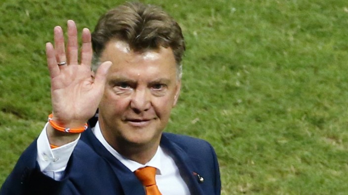 Netherlands coach Van Gaal gestures after his team's 2014 World Cup quarter-finals against Costa Rica in Salvador