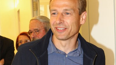 Neue Praxis von Müller-Wohlfahrt: Fremdelt noch mit der Münchner Schickeria: Jürgen Klinsmann.