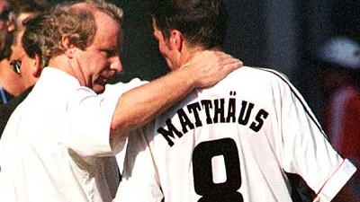 Fußball: Berti Vogts und Lothar Matthäus pflegen ihre Streitigkeiten fleißig weiter.