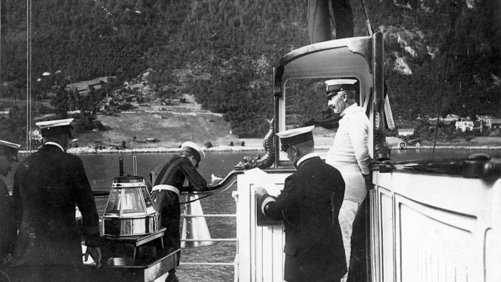Kaiser Wihelm II. auf seiner Yacht "Hohenzollern", 1913