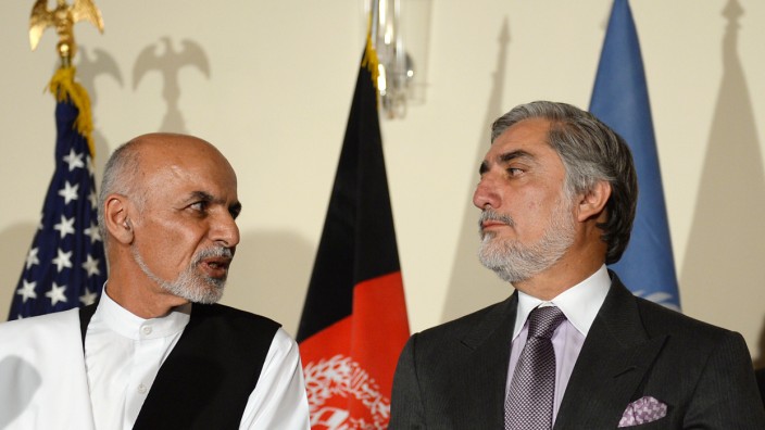 Präsidentschaftswahl in Afghanistan: Verkünden Einigung im Wahlstreit in Afghanistan: die Kontrahenten Ashraf Ghani (links) und Abdullah Abdullah.