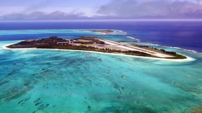 Midway Atoll im Pazifik mit Landebahn