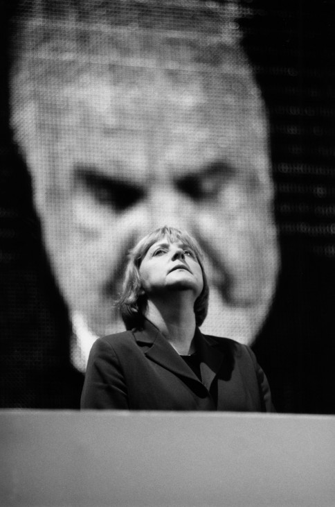 Angela Merkel auf einer Wahlkampfveranstaltung mit Helmut Kohl; Merkel