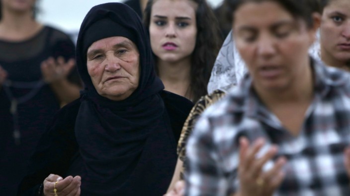 Irakische Christen beten in der kurdischen Provinz Ninive