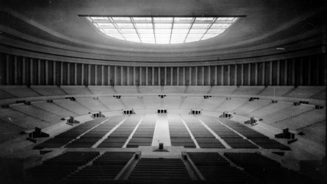 NS-Kongresshalle in Nürnberg: 50 000 Menschen sollten nach den Plänen der Nationalsozialisten in der gewaltigen Kongresshalle Platz finden.