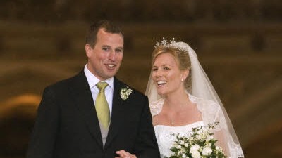 Britisches Königshaus: Das Brautpaar beim Verlassen der St. Georgs Kapelle von Windsor: Queen-Enkel Peter Phillips und seine Frau Autumn Kelly.