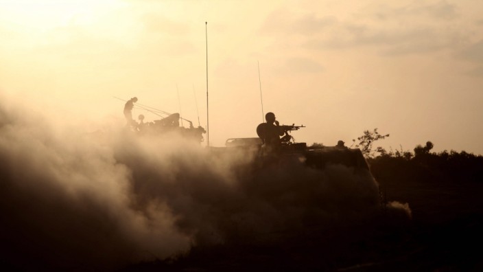 Israeli soldiers at Gaza border