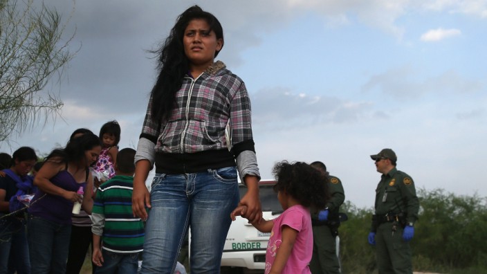 U.S. Agents Take Undocumented Immigrants Into Custody Near Tex-Mex Border