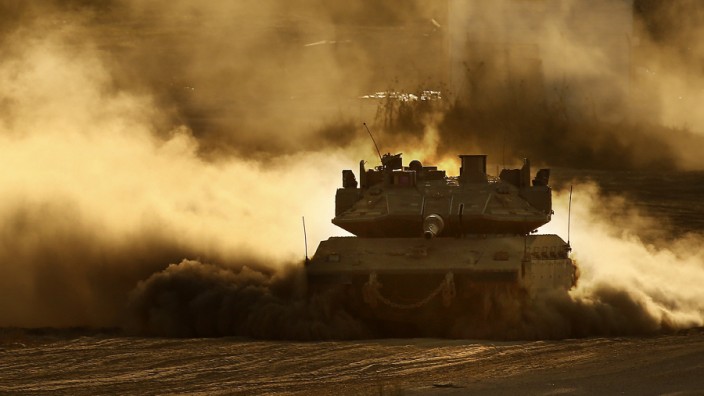 Abzug der Bodentruppen in Gaza: Ein israelischer Panzer im Gazastreifen am 3. August auf dem Rückweg nach Israel.