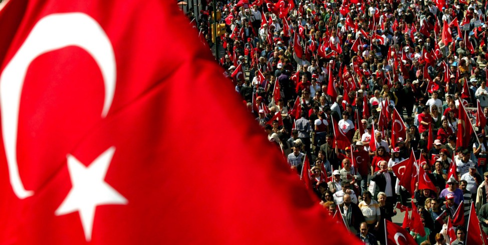 Zehntausende protestieren in Istanbul gegen Regierung