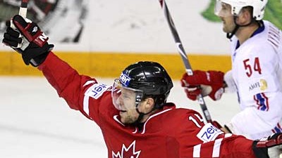 Eishockey-WM: Dany Heatley hat deutsche Wurzeln, schießt aber für Kanada wichtige Tore.