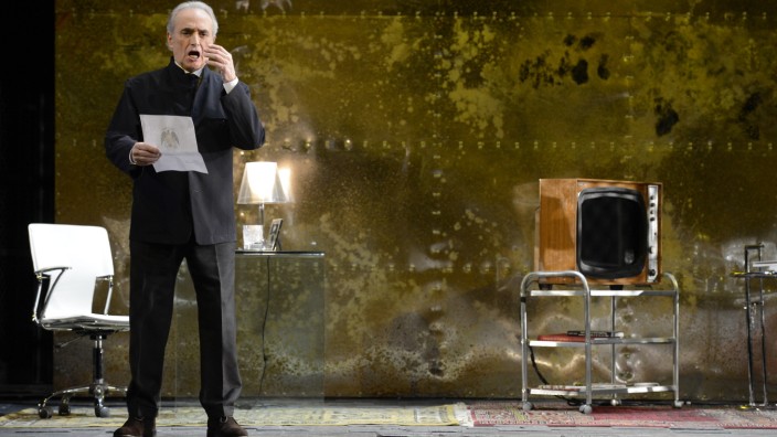 José Carreras zurück auf der Opernbühne: Macht mit wenigen Gesten seine Figur plausibel: José Carreras bei seinem Auftritt in "El Juez".
