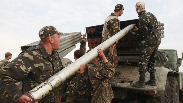 Kämpfe in Ostukraine: Die ukrainische Armee nutzt den Mehrfach-Raketenwerfer Grad, genauso wie die prorussischen Separatisten. Ungenauigkeiten gibt es auf beiden Seiten.