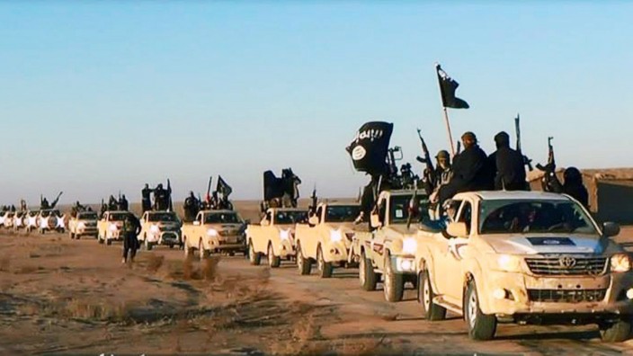 Islamischer Staat: Ein Konvoi mit IS-Kämpfern auf einem Archivbild