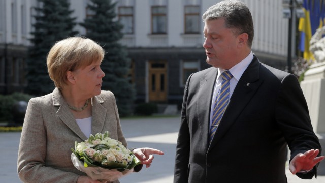 Petro Poroshenko, Angela Merkel