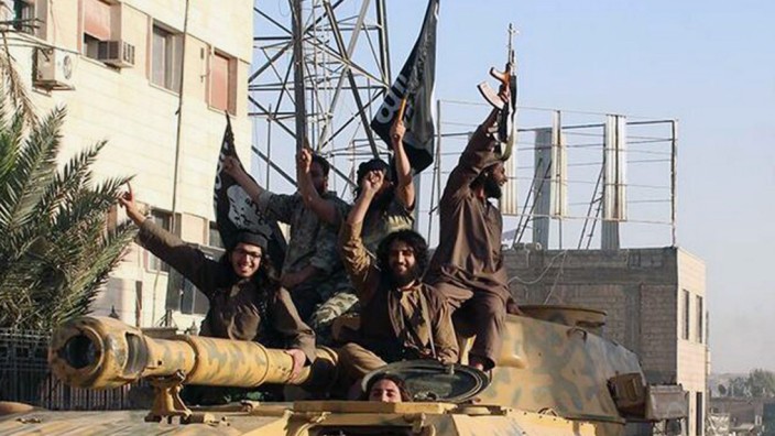 IS-Kämpfer in Rakka, Syrien