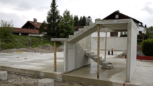 Kinderbetreuung: Hier entsteht ein neuer Kindergarten. Bisher steht nur das Treppenhaus der Einrichtung, die der Temenos-Verein in Gelting schafft.