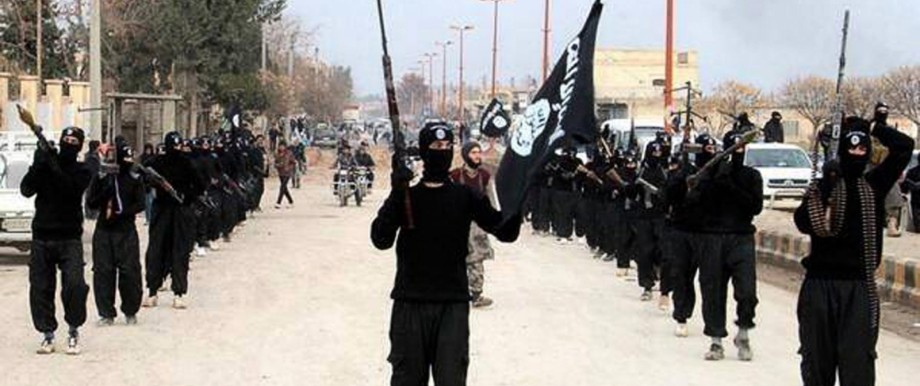 Terrororganisation IS: Angehörige der Terrormililz "Islamischer Staat" in Raqqa im Norden von Syrien