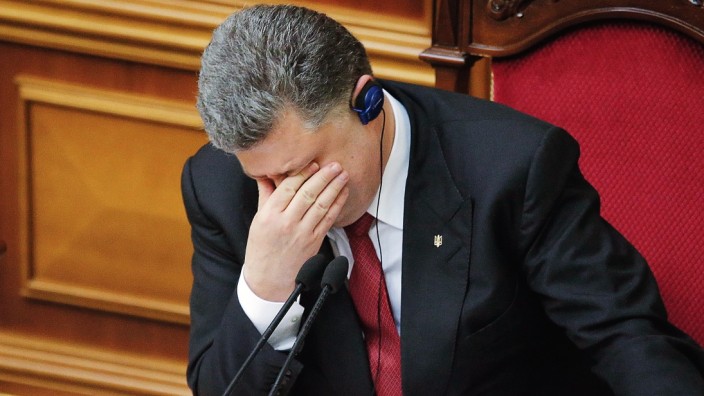 Ukraine parliament votes for deal with EU