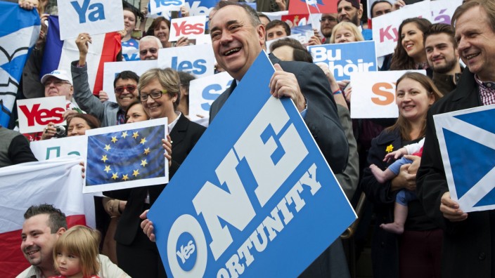 Im Falle der Unabhängigkeit: Schottlands Regierungschef Alex Salmond mit Unterstützern der Unabhängigkeitsbewegung am 9. September 2014.