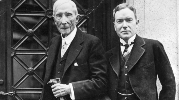 John D. Rockefeller sen. und sein Sohn John D. Rockefeller jun., 1925