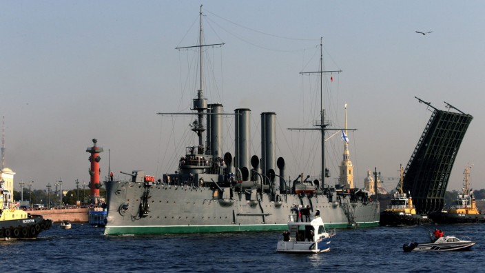 Repairs for historic Russian Aurora cruiser