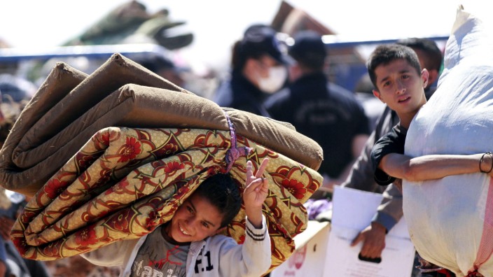 Syrian refugees flee conflict to Turkey
