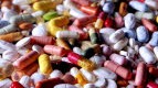 Medikamentensucht: Zwischen 1,4 und 1,9 Millionen Menschen sind in Deutschland abhängig von Medikamenten, hinzu kommen mehr als eine Million Suchtgefährdete. Die Tendenz ist steigend.