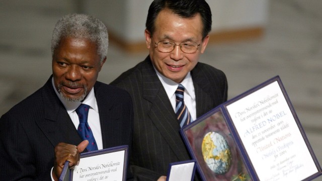 Kofi Annan, UN-Generalsekretär, und der Präsident der UN-Vollversammlung Han Seung Soo 2001