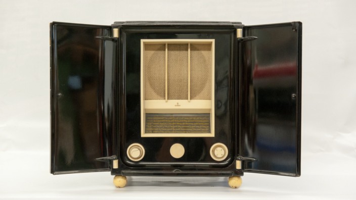 Siemens-Archiv: Dieses Radio von 1935 wird auch "Herr im Frack" genannt.