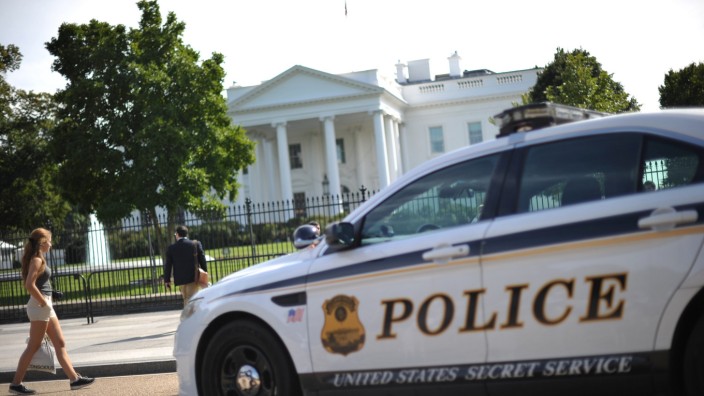 Amtssitz von US-Präsident Obama: Ein Wagen des Secret Service parkt vor dem Weißen Haus in Washington.