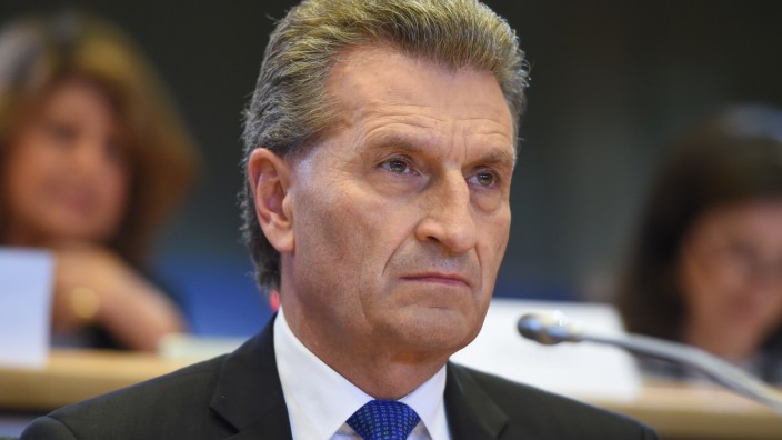 Oettinger vor dem EU-Parlament: Arbeitet sich ein in sein neues Ressort: Der designierte EU-Kommissar für Digitales, Günther Oettinger.