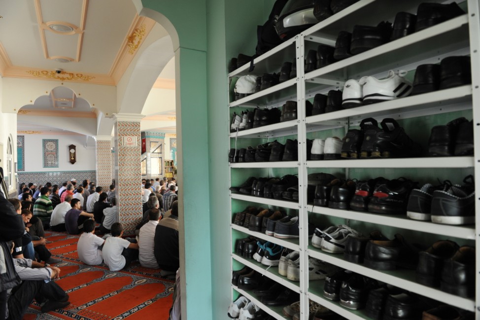 Gläubige in Moschee in München, 2010