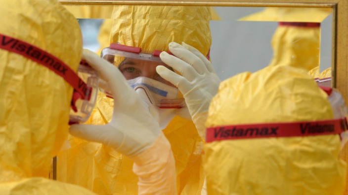 German Red Cross Trains Ebola Volunteers