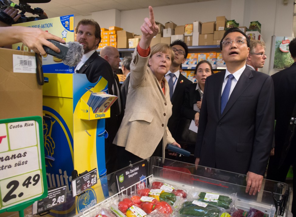 Merkel und Li besuchen Supermarkt
