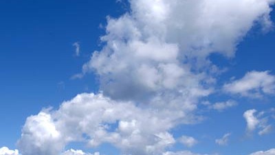 Gefährliche Wolkendecke: Ein bewölkter Himmel schützt nicht vor Sonnenbrand.