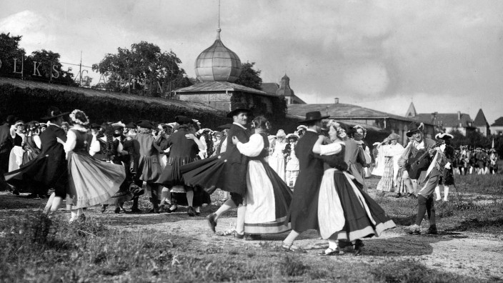 Tanz beim Künstlerfest in München, 1914