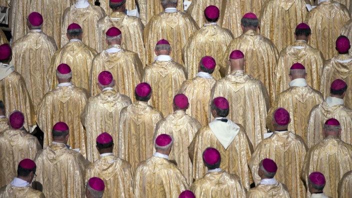 Katholische Kirche: Bischöfe bei der Abschlussmesse der Familiensynode im Vatikan.