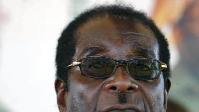 Gewalt in Simbabwe: Robert Mugabe, der 84 Jahre alte Despot in Simbabwe, ging auch schon früher brutal gegen seine Gegner vor.