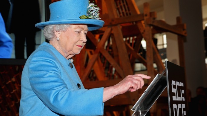 The Queen Visits The Science Museum