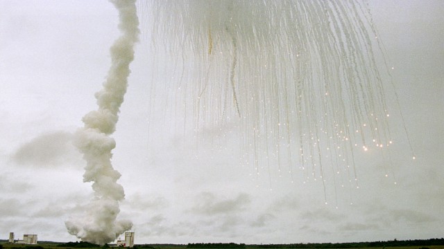 Explosion der Ariane 5 über Kourou