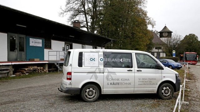 Bad Tölz: Vor zwei Jahren hat sich die Firma Oberland-Kältetechnik GmbH neben dem Tölzer Bahnhof angesiedelt. Schon damals war das nur eine Interimslösung.