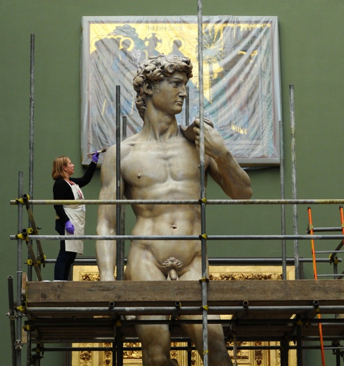 Michaelangelo's David is Unveiled At The Victoria And Albert Museum