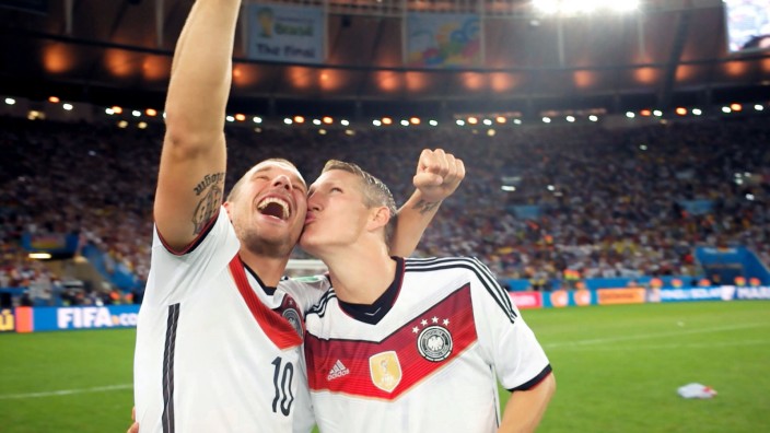 Zwei, die sich besonders lieb haben: Lukas Podolski und Bastian Schweinsteiger