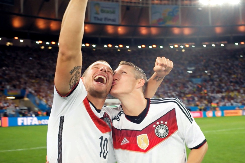 Zwei, die sich besonders lieb haben: Lukas Podolski und Bastian Schweinsteiger