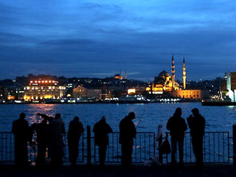 Istanbul bei Nacht. Foto: Reuters